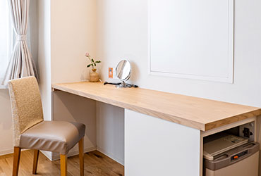 広めのデスクをご用意